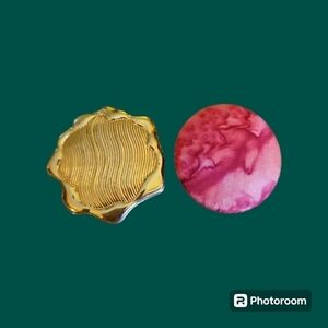 3/$30 Vintage Set of Two Tie Dye Textured Goldtone Scarf Clips